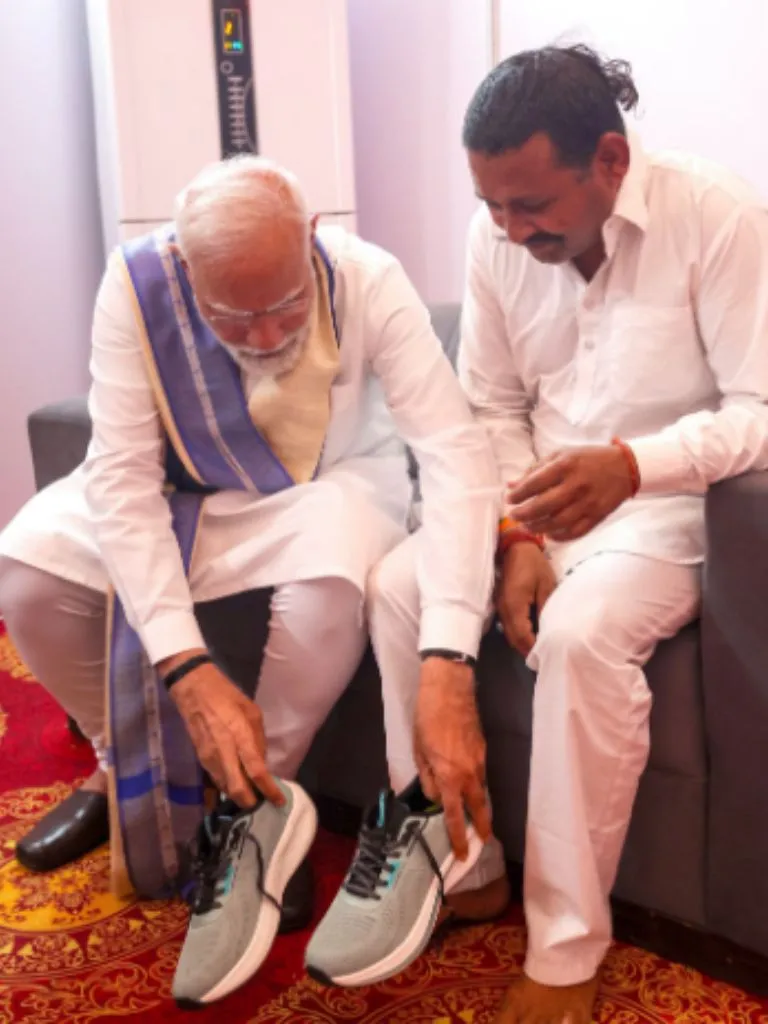 મંદિરો, સરહદો, નિર્દોષ સ્મિત અને વિશ્વ મંચ - પીએમ મોદીની આ તસવીરો પોતાનામાં એક વાર્તા છે