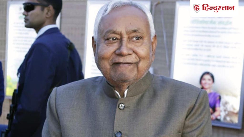 नीतीश कुमार के हिजाब खींचने पर पाकिस्तान क्या बोला, दूसरे देश में विवाद पर...