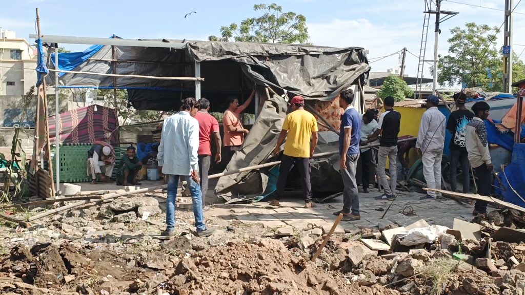 ભરૂચમાં મહંમદપુરાથી બાયપાસ સુધીના રોડ પરના કાચા દબાણો દૂર કરાયા