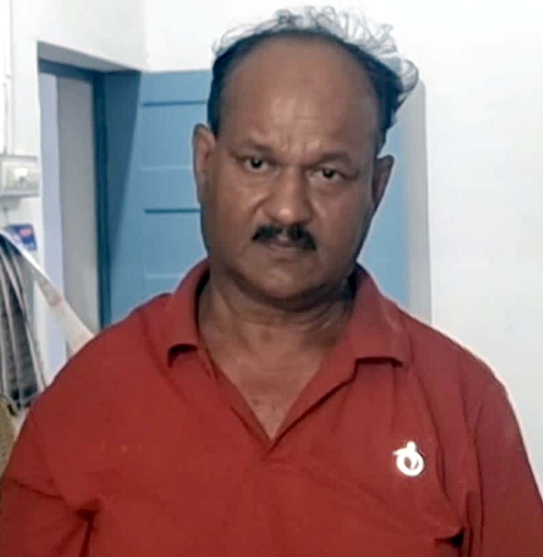 શાળાએ જતી બાળકીઓને ટાર્ગેટ કરતા આ નરાધમને અંતિમ શ્વાસ સુધીની સખત કેદ શાળાએ જતી બાળકીઓને ટાર્ગેટ કરતા આ નરાધમને અંતિમ શ્વાસ સુધીની સખત કેદ