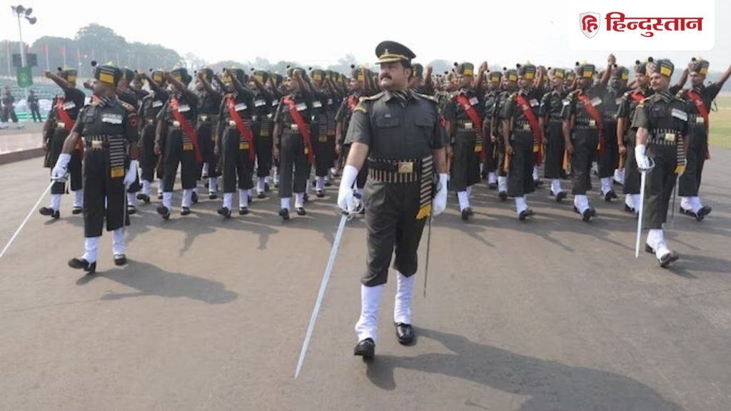 पहचान कौन? सेना में लेफ्टिनेंट कर्नल है ये दिग्गज एक्टर, 400 से ज्यादा फिल्मों में किया...