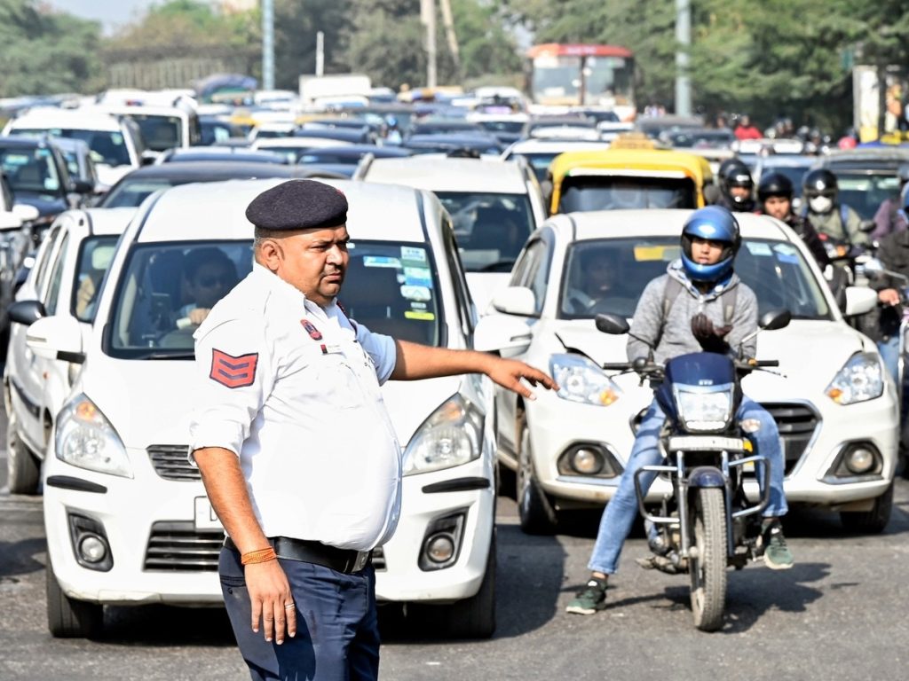 मोबाइल पर आया ट्रैफिक चालान असली है या नकली? ऐसे करें पहचान, Fake E-Challan से खाली होगा अकाउंट, बचने के लिए करें ये...