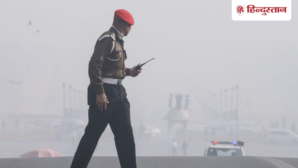 दिल्ली-NCR की 'जहरीली' हवा देख चिंतित यह देश, अपने नागरिकों के लिए जारी की...