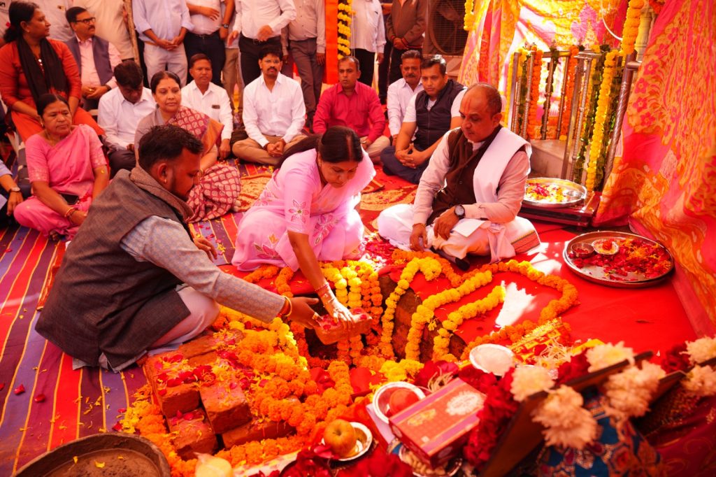 અસારવામાં ભવ્ય હેરિટેજ ગેટનું નિર્માણ: આ વિસ્તારની ઐતિહાસિક ઓળખને વધુ… અસારવામાં ભવ્ય હેરિટેજ ગેટનું નિર્માણ: આ વિસ્તારની ઐતિહાસિક ઓળખને વધુ...