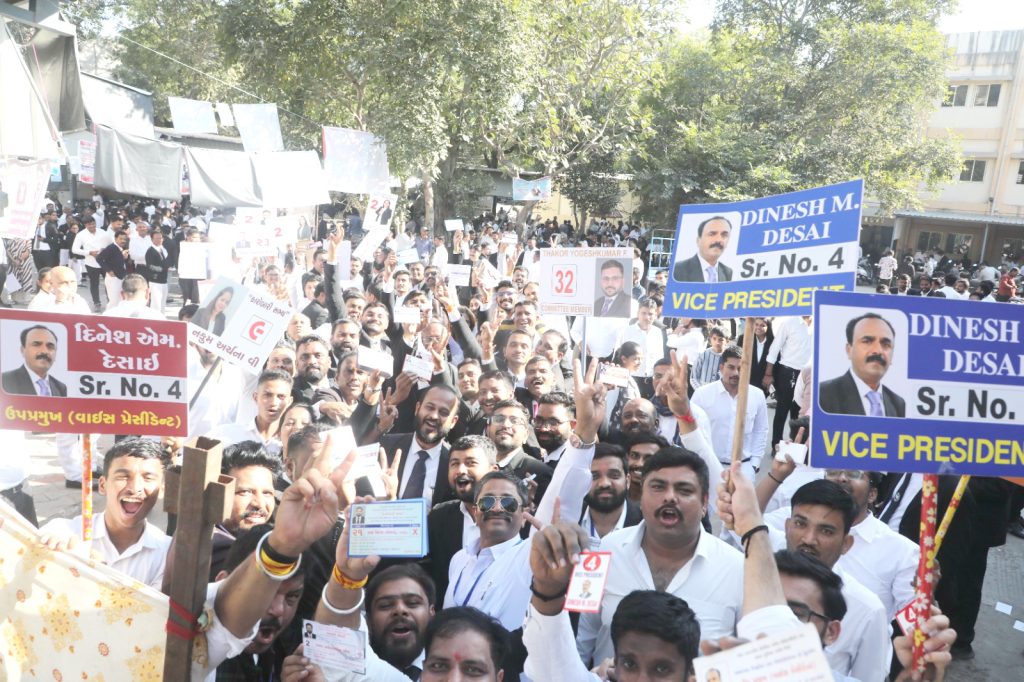 ગુજરાતની 282 બાર એસોસિએશનની ચૂંટણીમાં ભારે રસાકસી ગુજરાતની 282 બાર એસોસિએશનની ચૂંટણીમાં ભારે રસાકસી