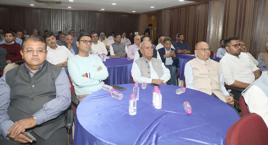 ‘વિકસિત ગુજરાત @ ૨૦૪૭’ના સંકલ્પને સિદ્ધ કરવા ઉદ્યોગ વિભાગે ફાઈલોના...