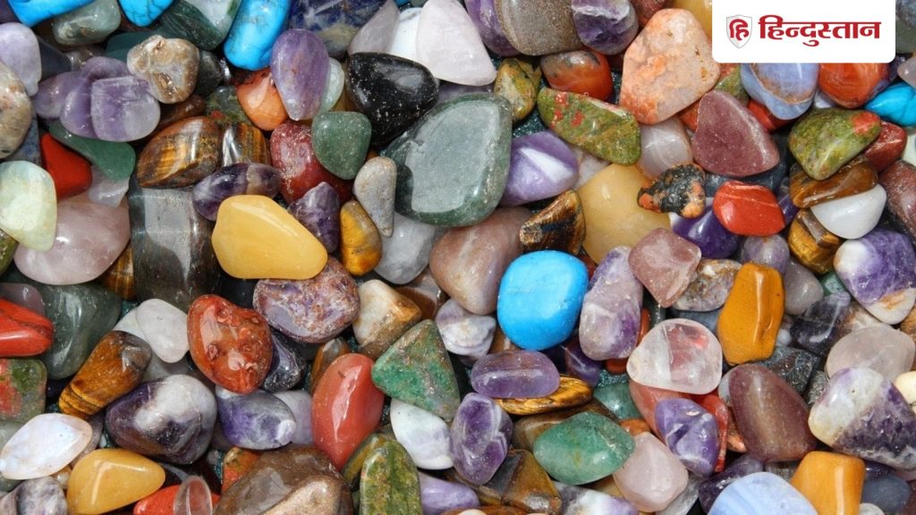 रत्न शास्त्र: भाग्य और तरक्की के लिए पहनें ये 3 रत्न, लेकिन धारण करने से पहले जान लें...