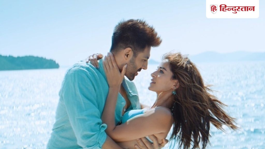 कार्तिक आर्यन की फिल्म पर सेंसर बोर्ड ने चलाई कैंची, हटा दिए ये खास सीन और कुछ में किए...