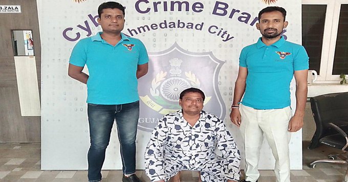 BJP કાર્યકરની હત્યા કેસમાં મોન્ટુ નામદાર સહિત ૪ આરોપીઓને આજીવન કેદ BJP કાર્યકરની હત્યા કેસમાં મોન્ટુ નામદાર સહિત ૪ આરોપીઓને આજીવન કેદ