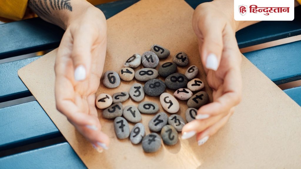 अंक ज्योतिष: शनि देव की कृपा से इन तारीखों को जन्मे लोगों की चमकती है किस्मत, मेहनत से हासिल करते हैं बड़ी...