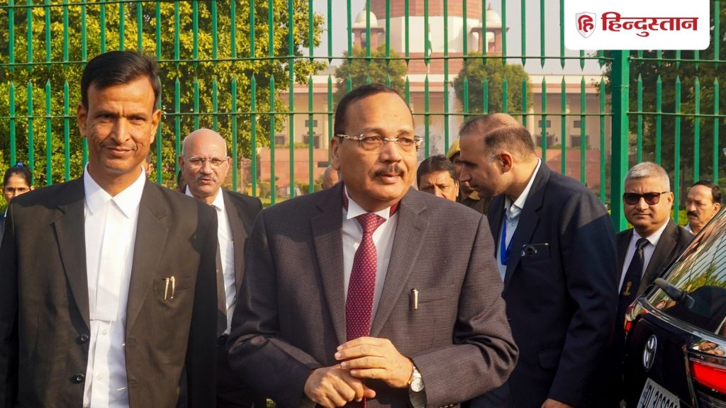 पब्लिसिटी का जरिया बना लिया है, बंद कीजिए ऐसी याचिकाएं लेना; क्यों भड़क उठे CJI...