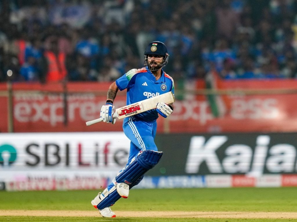 विराट कोहली ने बनाया एक और वर्ल्ड रिकॉर्ड, इनके नाम हैं अब सबसे ज्यादा प्लेयर ऑफ द सीरीज...