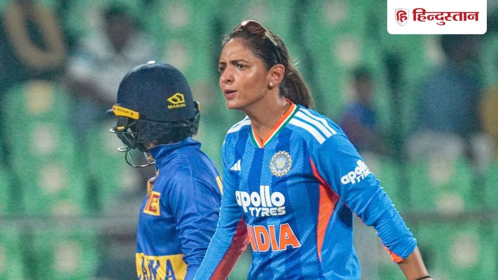 हरमनप्रीत कौर गुस्से में हुईं आगबबूला, बीच मैदान पर फूटा गुस्सा; जानें किसे लगाई...