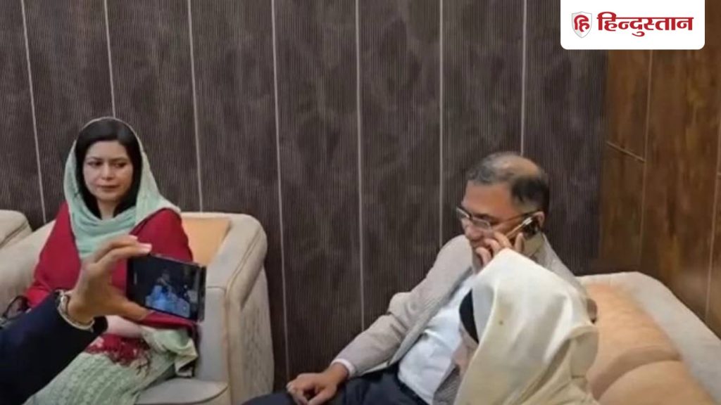 बांग्लादेश लौटते ही तारिक रहमान ने मुहम्मद यूनुस को मिलाया फोन, आज पिता की कब्र पर भी...