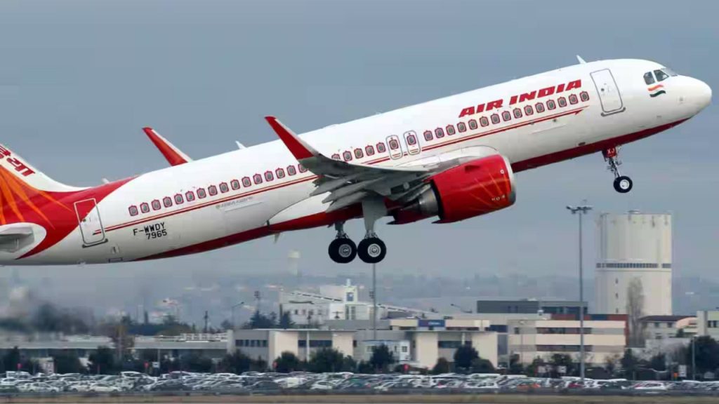 एयर इंडिया ने यात्रियों की जिंदगी से किया खिलवाड़, एक्सपायर सर्टिफिकेट के साथ 30 दिनों तक भरी उड़ान | Serious allegations against Air India, unfit plane flown 8...