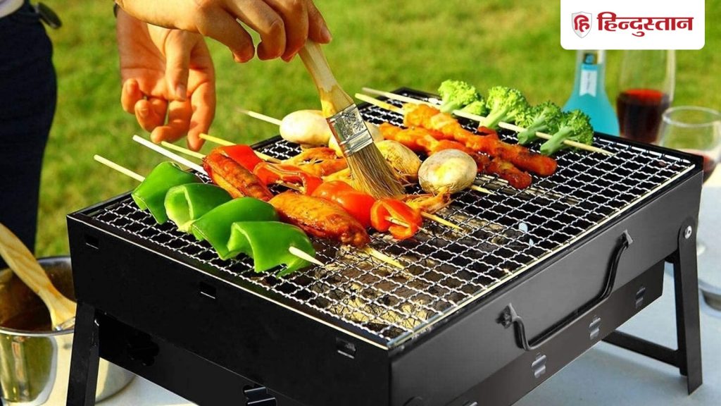 घर पर पार्टी है और आप ग्रिल आइटम खाना चाहते हैं, तो बारबेक्यू घर पर ही लगा...