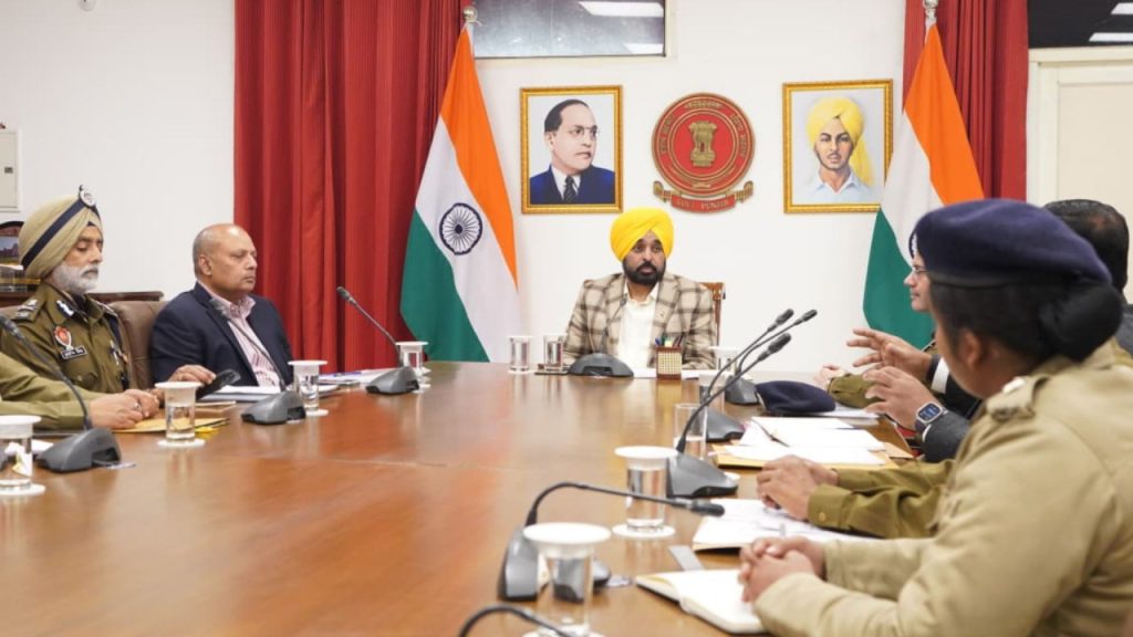 राजनीतिक दखल समाप्त होने से पिछले 3 वर्षों में 85,000 से अधिक नशा तस्कर गिरफ्तार: CM भगवंत सिंह मान | CM Bhagwant Mann reviews the performance of the police...