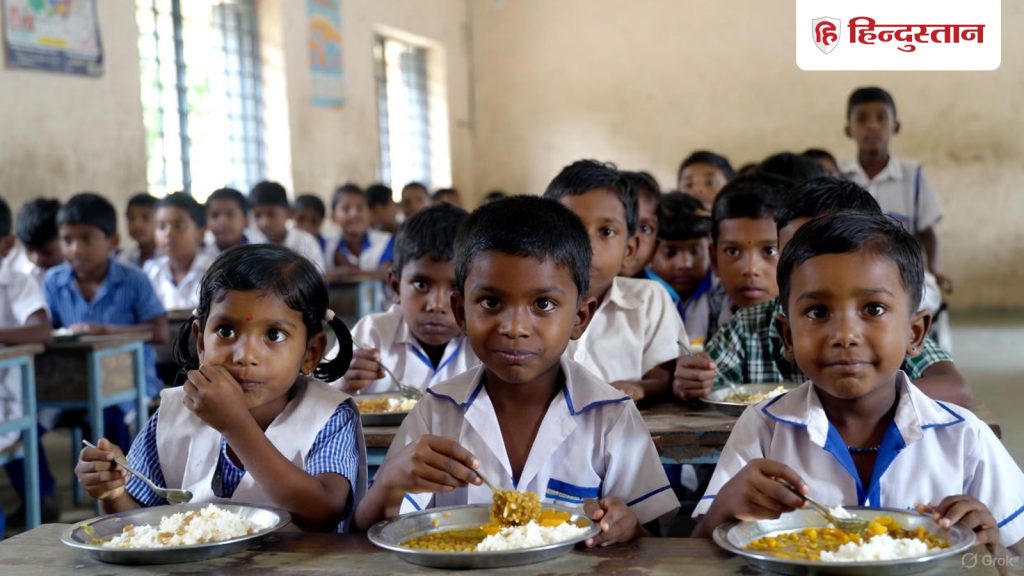 स्कूल में छात्रों को परोसे गए मिड डे मील में कीड़े मिले, प्रिंसिपल को कारण बताओ नोटिस...