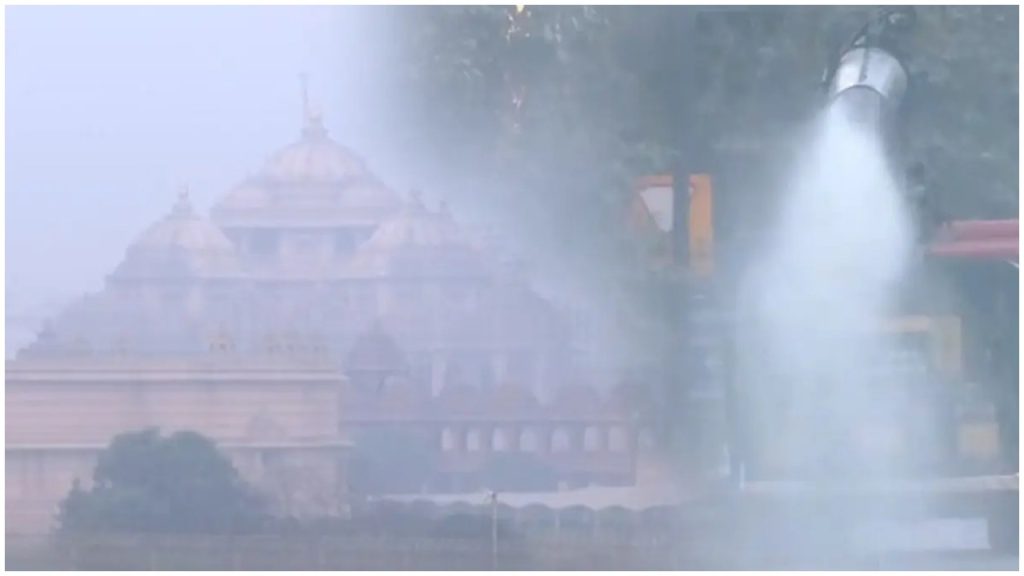 दिल्ली में सांस लेना हुआ मुश्किल, फिर जहर बनी हवा, इन जगहों पर रेड जोन में पहुंचा एक्यूआई | NCR Pollution Level Air Quality Index AQI Breathing becomes difficult in...