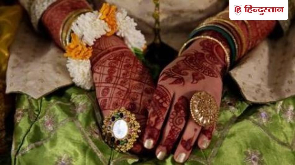 महिला बनती है दूल्हा, पार्टी भी असली; पाकिस्तान में युवा क्यों कर रहे हैं फेक...