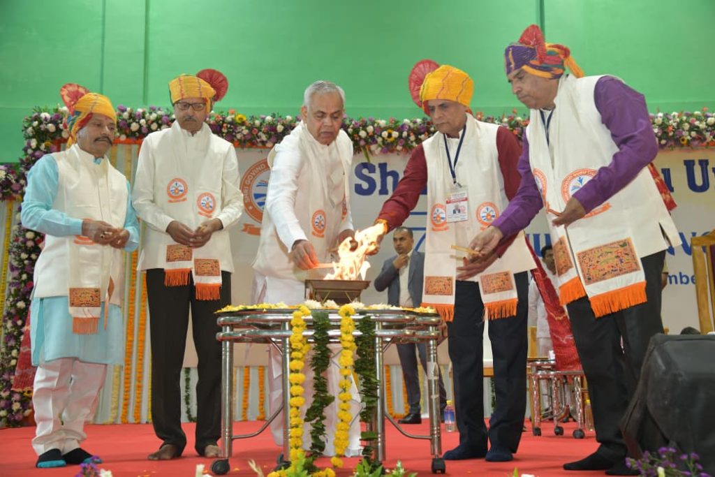 શ્રી ગોવિંદ ગુરુ યુનિવર્સિટીના ૨૧ હજારથી વધુ વિદ્યાર્થીઓને દિક્ષાંત...