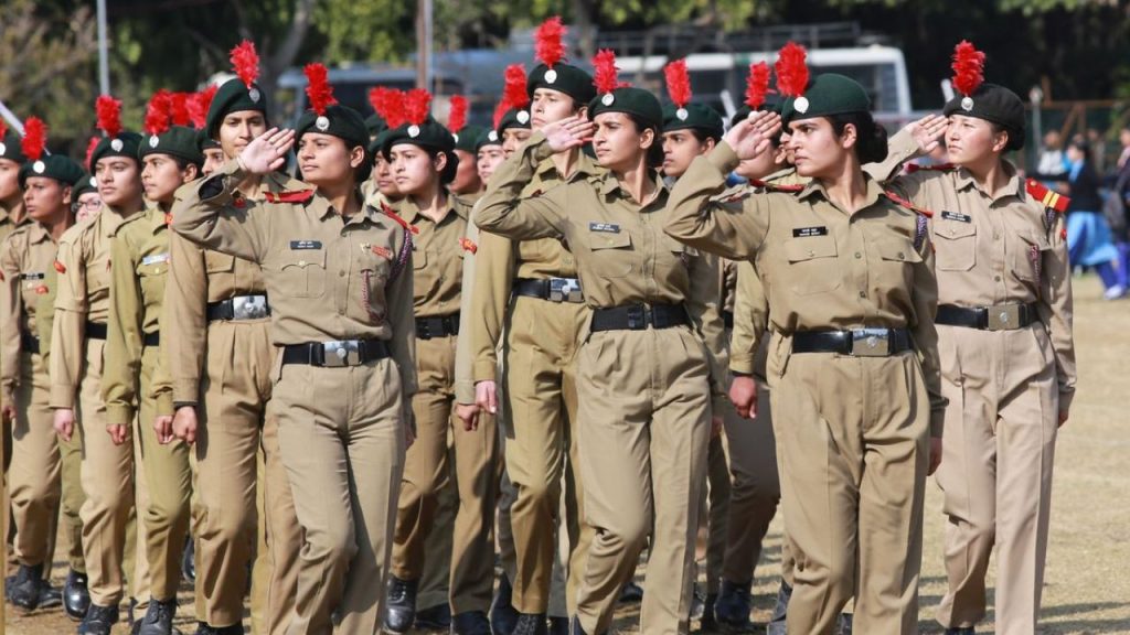 छत्तीसगढ़ में लंबे समय से चली आ रही परंपरा खत्म! जानें किन VIP लोगों को नहीं दिया जाएगा 'गार्ड ऑफ ऑनर' | government ended guard of honour tradition giving to ministers police officers during...