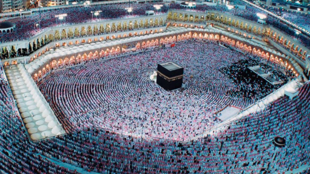 हज यात्रियों के लिए सऊदी अरब ने नियम में किए बड़े बदलाव, अब मियां-बीवी नहीं रह सकेंगे साथ | Haj 2026 Saudi Arabia New Rules Separate Rooms for Couples Smart Watches for...