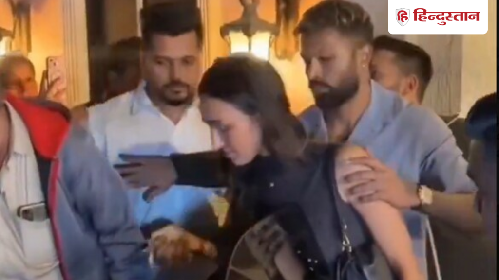 'भाड़ में जा', गर्लफ्रेंड महिका शर्मा के साथ डिनर डेट पर गए हार्दिक पांड्या के साथ फैन ने की...