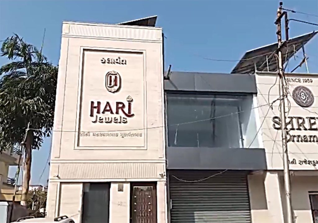 નામ ‘હરી જવેલર્સ’ અને કામ છેતરપિંડીનુંઃ ભવ્ય શો-રૂમ બતાવી કરોડોની...