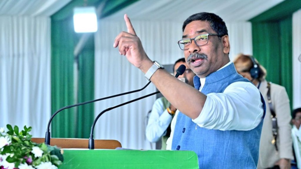 हेमंत सोरेन बीजेपी से मिलाने जा रहे हाथ! जानें अचानक क्यों सत्ता परिवर्तन की खबरों ने बढ़ाई सियासी गर्मी? | Political Buzz After Hemant Soren Delhi Visit JMM and BJP Dismiss Alliance Rumors...