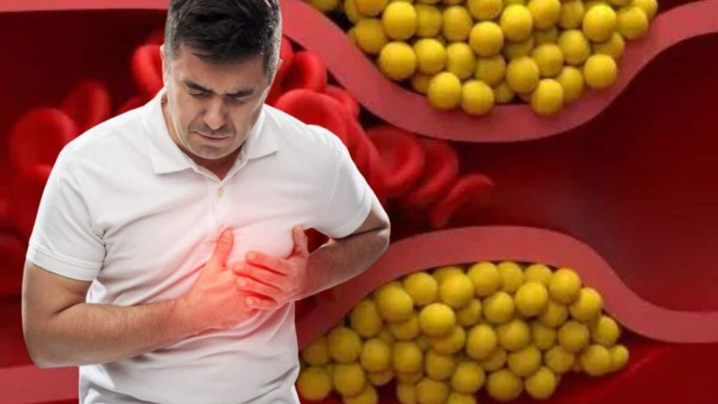 रात में पैरों के ये संकेत बता सकते हैं बढ़ा हुआ कोलेस्ट्रॉल, अनदेखी न करें ये लक्षण | High Cholesterol Symptoms at Night Seen in...