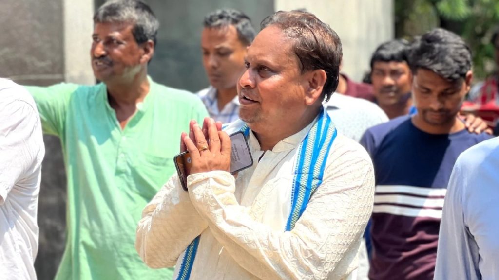 टीएमसी ने बागी विधायक हुमायूं कबीर को पार्टी से किया सस्पेंड, बाबरी बनाने का किया है ऐलान | TMC suspends rebel MLA Humayun Kabir from party announces to build...