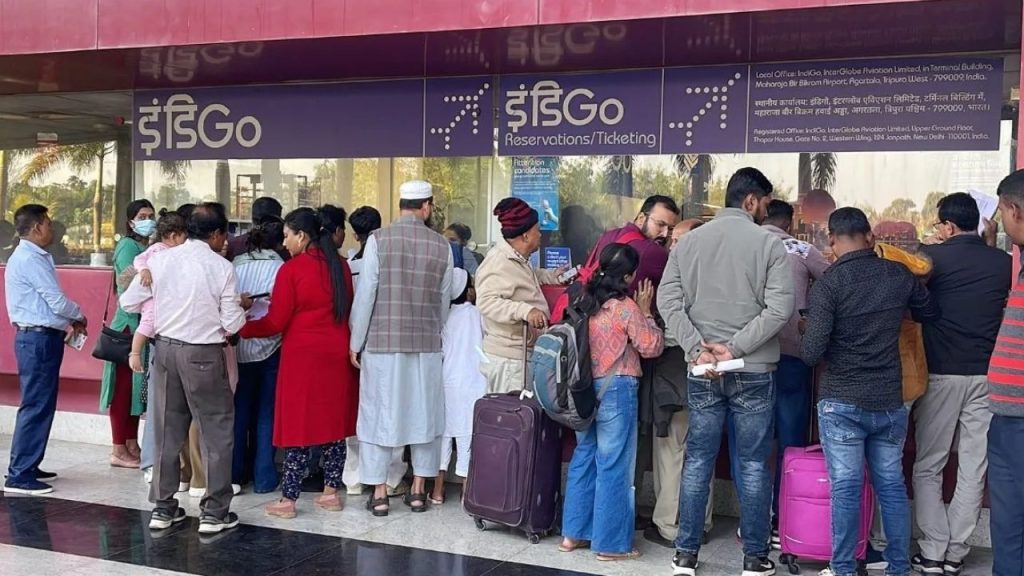 बेंगलुरु से दिल्ली का टिकट 70,000, इंडिगो संकट से आसमान पर पहुंचा हवाई...