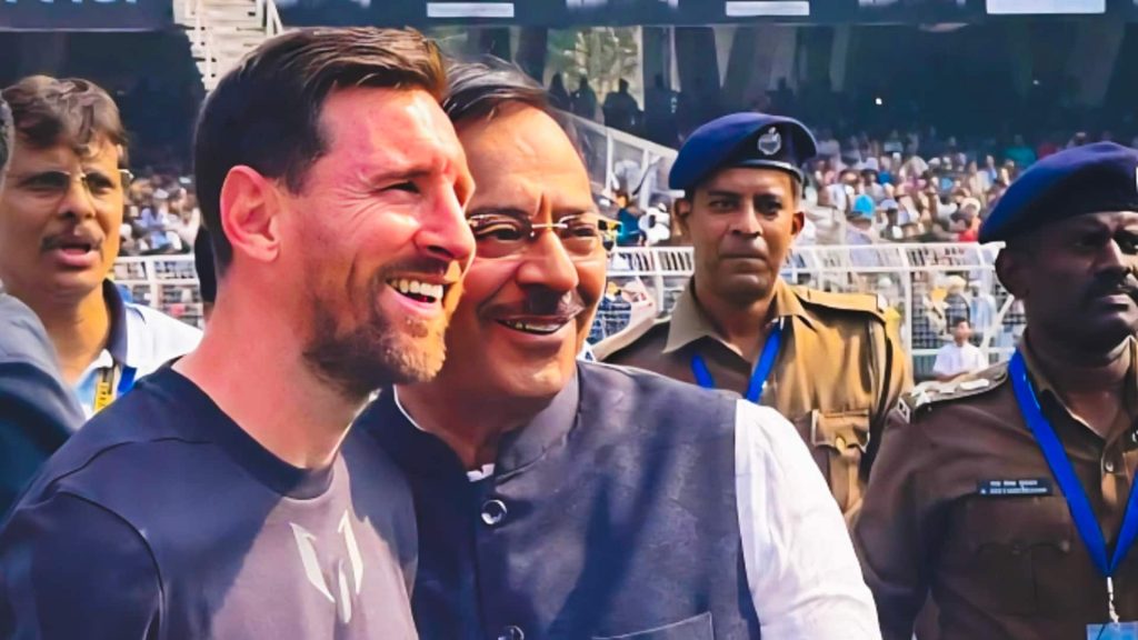 कोलकाता में मेसी के आयोजन में हुई अराजकता के बाद खेल मंत्री अरूप बिस्वास का इस्तीफा
