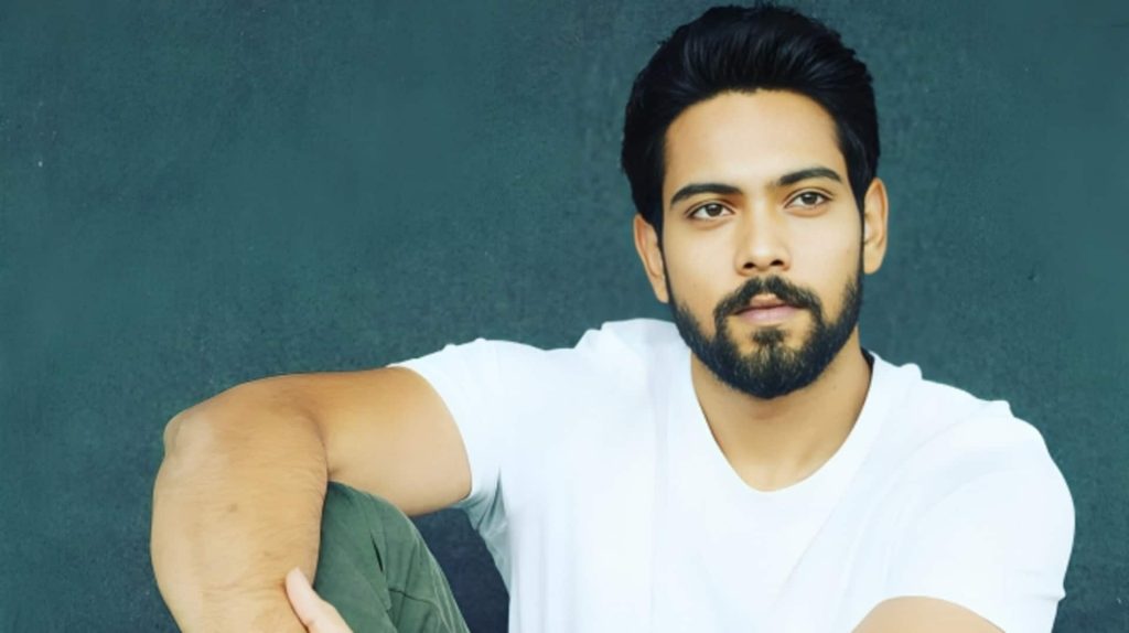 પોલીસ રકુલ પ્રીત સિંહના ભાઈને કેમ શોધી રહી છે? પહેલેથી ધરપકડ रकुल प्रीत सिंह के भाई को क्यों ढूढ रही पुलिस? पहले भी हो चुकी गिरफ्तारी