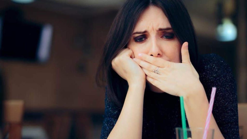 हिचकी से परेशान हैं? इन 5 असरदार घरेलू नुस्खों को आजमाएं