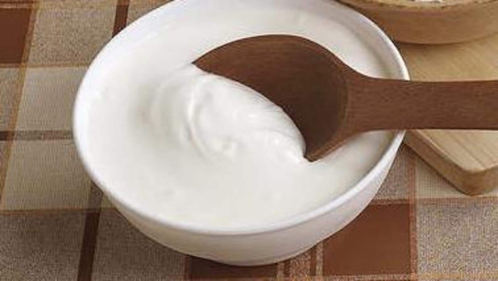 चेहरे के अनचाहे बालों को हटाने के लिए आजमाएं ये घरेलू नुस्खे