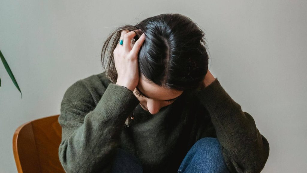 सिरदर्द से राहत दिलाने में मदद कर सकते हैं ये 5 घरेलू नुस्खे