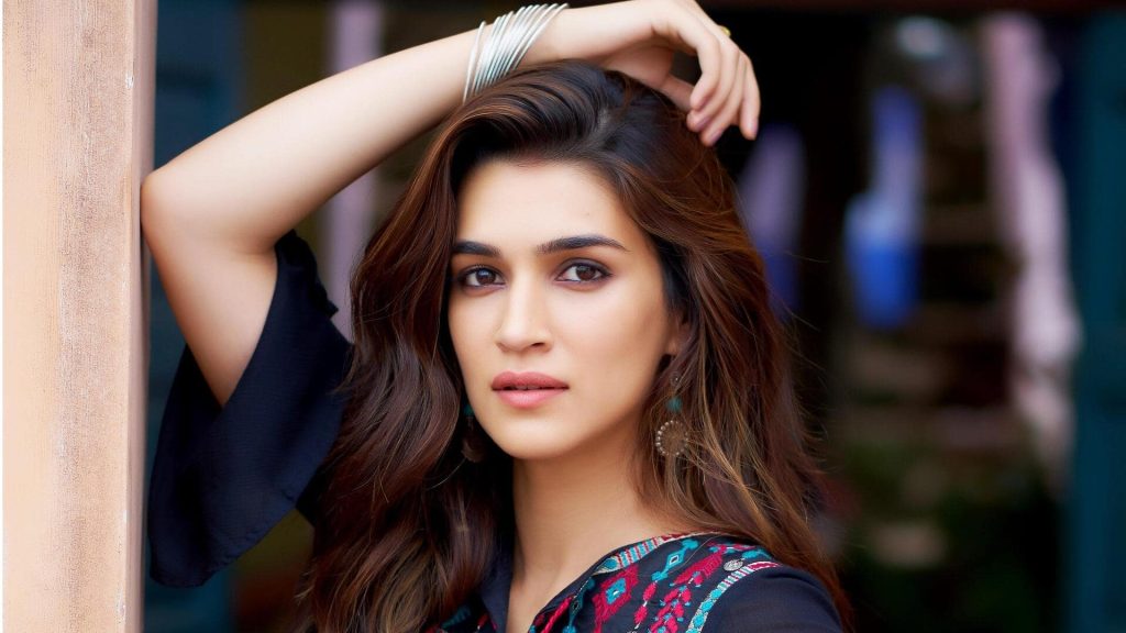 कृति सैनन की फिल्म 'तेरे इश्क में' एडवांस बुकिंग में कर रही बंपर कमाई, जानिए आंकड़े