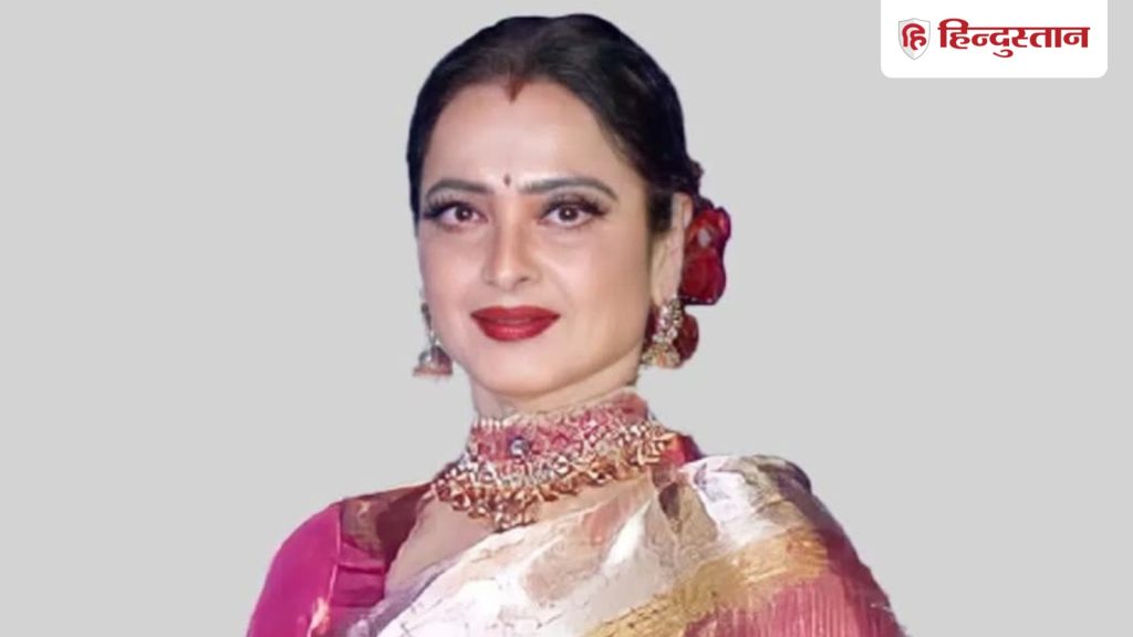 71 की उम्र में रेखा का डांस देख हैरान हुए यूजर्स, बोले-17 की हीरोइन को टक्कर दे रही...