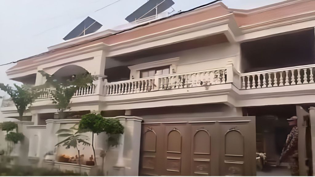 कफ सिरप रैकेट में यूपी का पूर्व कांस्टेबल गिरफ्तार, वीडियो में इसका आलीशान घर देखकर आप भी हो जाएंगे हैरान | Cough Syrup Scam Ex Constable alok pratap singh Linked ED Raids Expose Luxury House In...