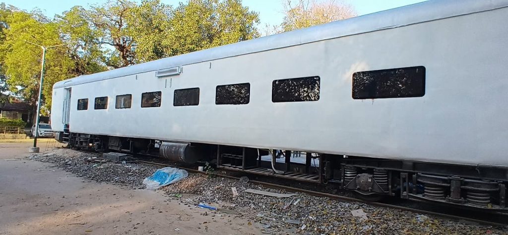 રેલવે કોચમાં અમદાવાદની પ્રથમ રેસ્ટોરન્ટઃ જયાં મળશે મલ્ટી-ક્યુઝિન મેનૂ રેલવે કોચમાં અમદાવાદની પ્રથમ રેસ્ટોરન્ટઃ જયાં મળશે મલ્ટી-ક્યુઝિન મેનૂ