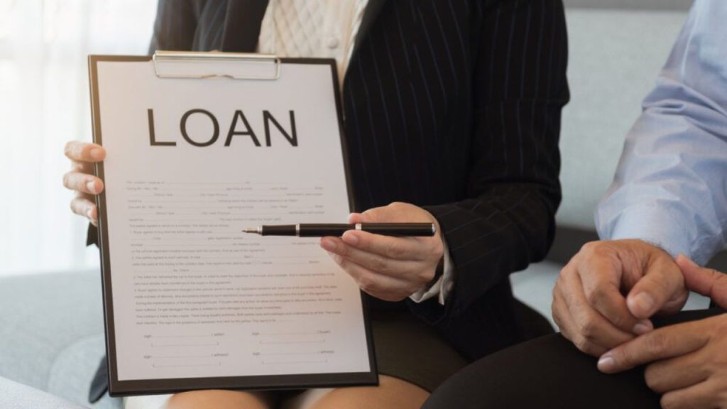 RBI ने रेपो रेट कम कर दिया न्यू ईयर का गिफ्ट, जानें EMI कम होने से आपकी जेब में आएंगे कितने पैसे | Reserve bank of india RBI Repo Rate Cut Impact on EMI...