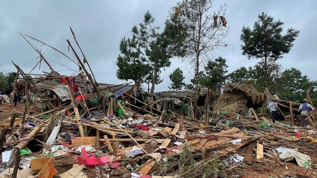 म्यांमार में सेना की हवाई बमबारी में अस्पताल तबाह, 34 लोगों की दर्दनाक...