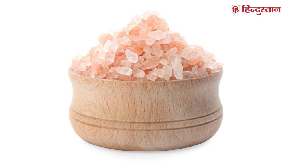 सफेद, काला या सेंधा नमक, नजर उतारने के लिए किसका इस्तेमाल करें? जानिए...