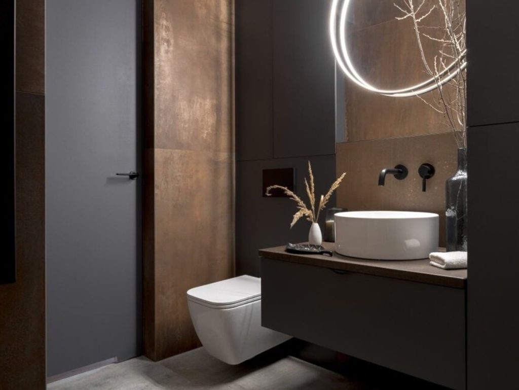 वास्तु शास्त्र: घर में अटैच बाथरूम बनवाना सही होता है या नहीं, जानिए इसके शुभ-अशुभ...