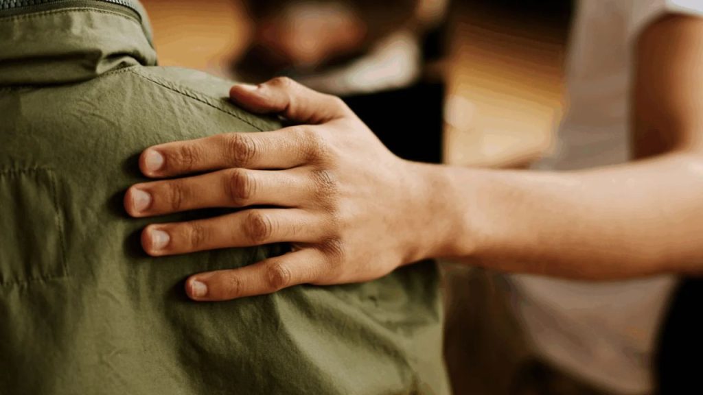 'वह मर जाएगा सर.....', पुलिस वालों ने सुनी मां की चीख और बेटे को 'यमराज' से बचाया, पूरा मामला जानकर हो जाएंगे हैरान | Police Patroling Saves Life Patel Nagar young man attempt to kill himself in...