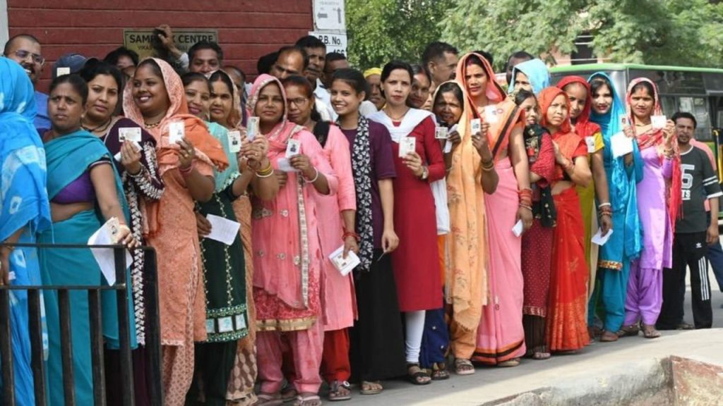 यूपी में SIR फॉर्म की समय सीमा खत्म, 2.89 करोड़ मतदाताओं के नाम वोटर लिस्ट से हटना तय | Under SIR 2.89 crore voters names are set to be removed from voter list in...