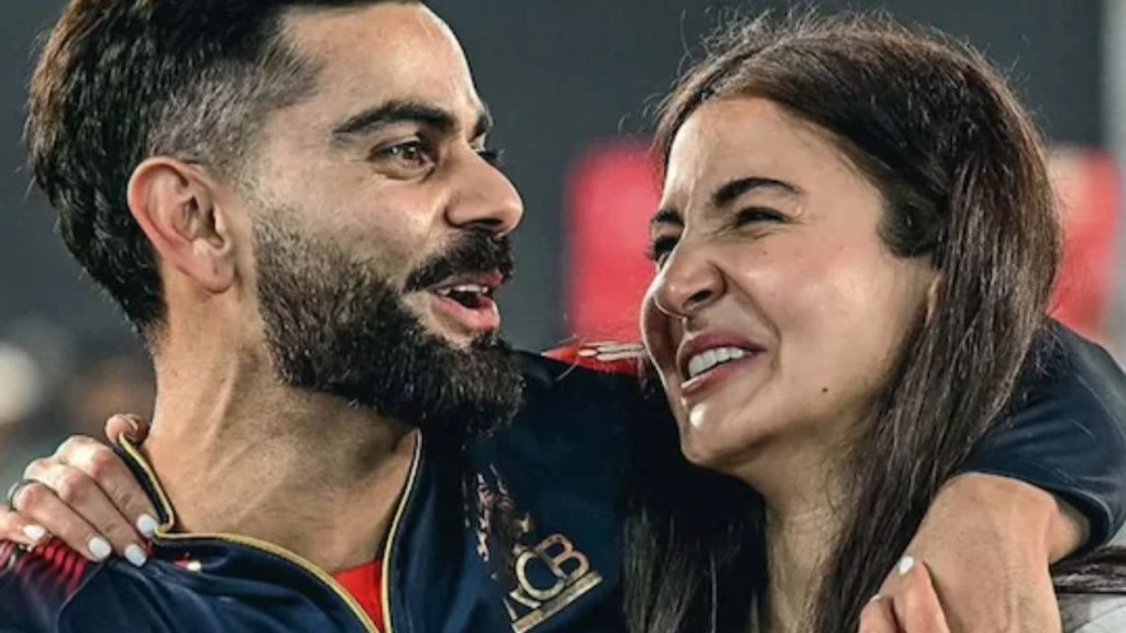 विराट कोहली के शतक का अनुष्का ने खास अंदाज में मनाया जश्न, यहां देखें कैसे लुटाया...