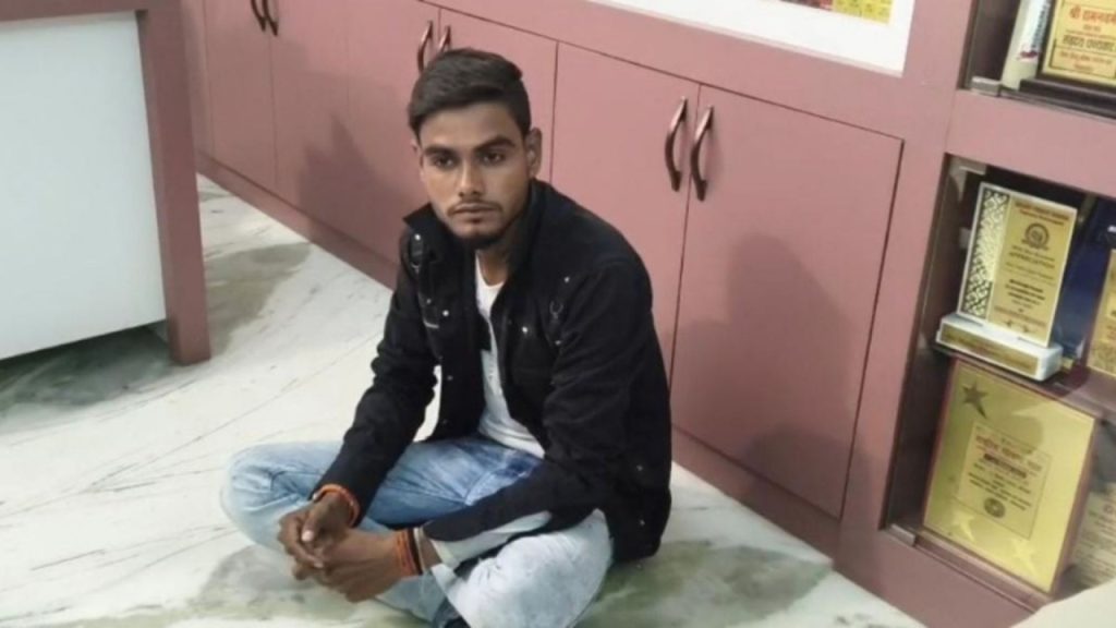 R-15 की जगह अपाचे बाइक मिलने से नाराज युवक ने शादी से किया इंकार... बुलानी पड़ी पुलिस | Young Man Refuses to Marry After Receiving Apache Bike Instead of R-15...